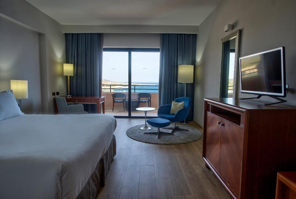 Номер Premium с балконом и с видом на море Radisson Blu Resort, Malta St. Julian's