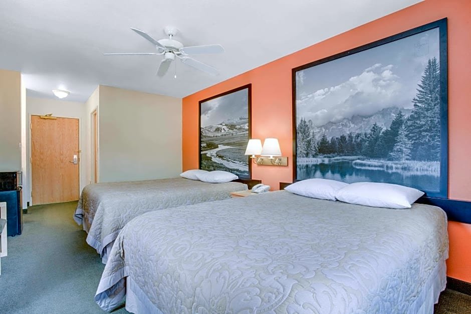 Standard Vierer Zimmer Super 8 by Wyndham Cooke City Yellowstone Park