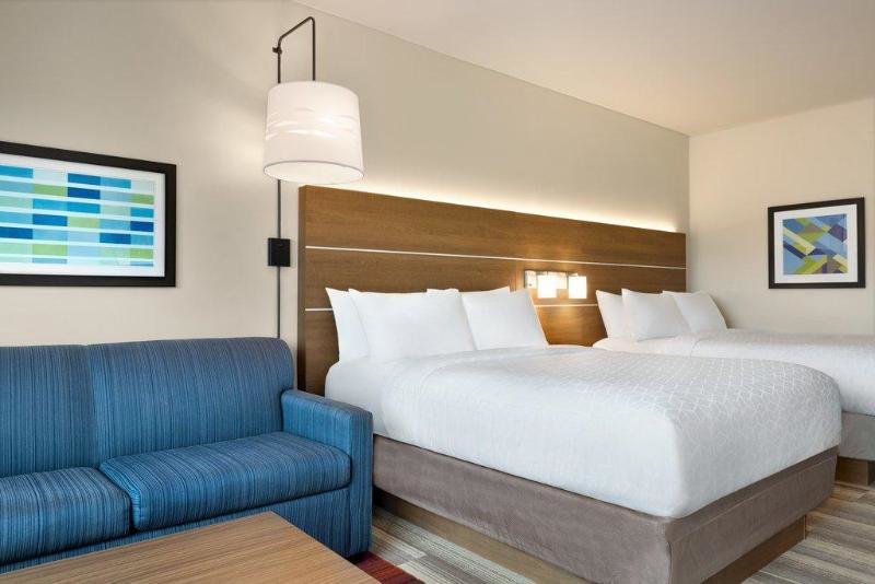Люкс Holiday Inn Express & Suites - Ukiah, an IHG Hotel