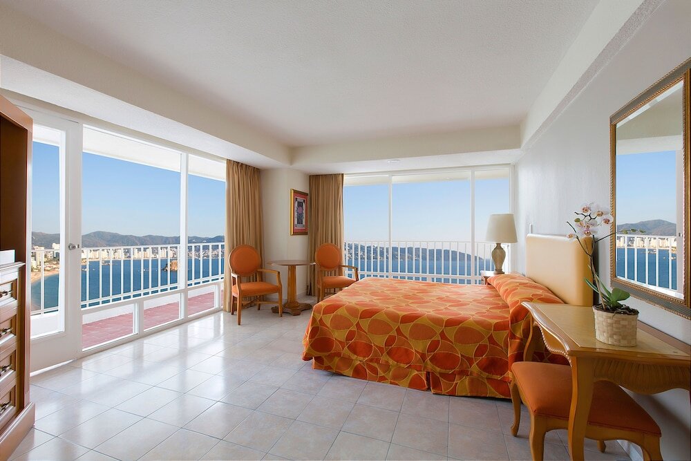 Двухместный номер Standard с балконом и с видом на океан Krystal Beach Acapulco