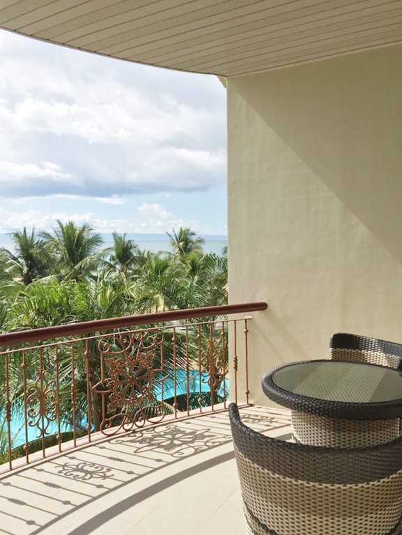 Superior Suite mit Balkon und mit Blick auf die Bucht Bohol Tropics Resort