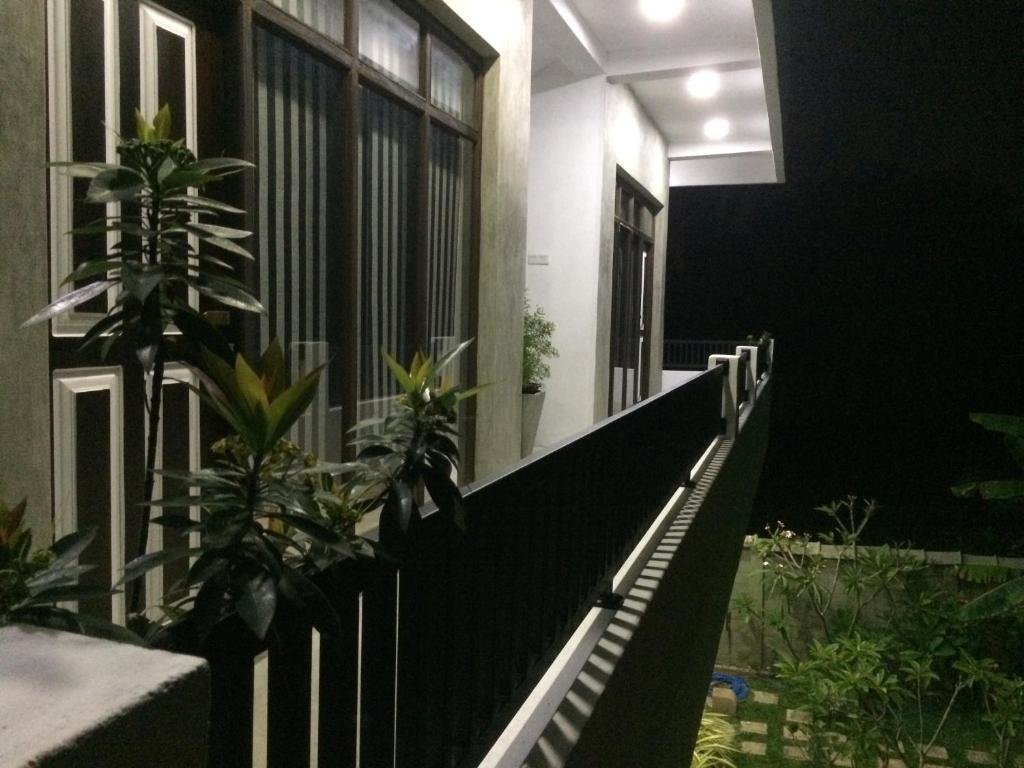 Трёхместный номер Deluxe с балконом и с видом на канал Green Wood Villa Negombo