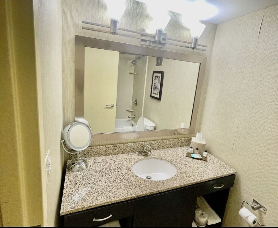 Executive Quadruple room with city view Brandywine Plaza Hotel - SureStay Collection