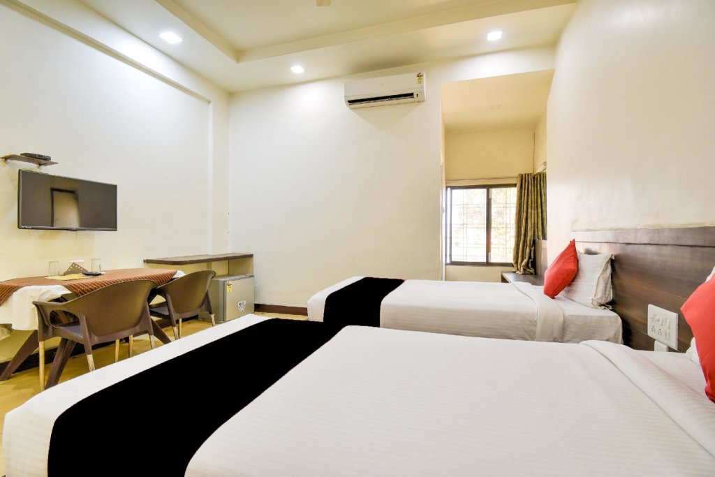 Standard Suite Capital O Hotel Ashoka