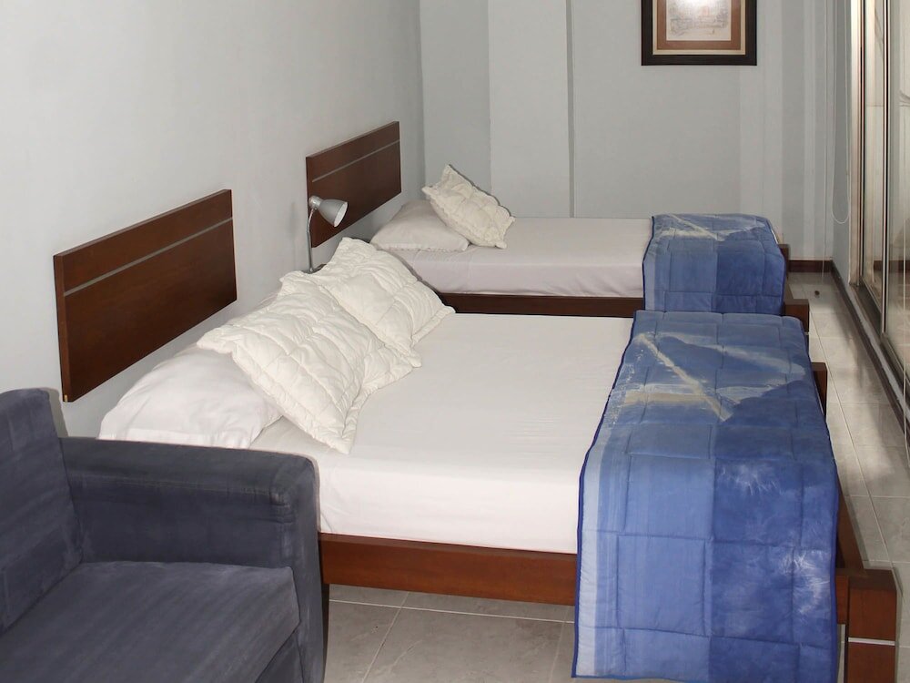 Standard Triple room with balcony Hotel Cañaveralejo
