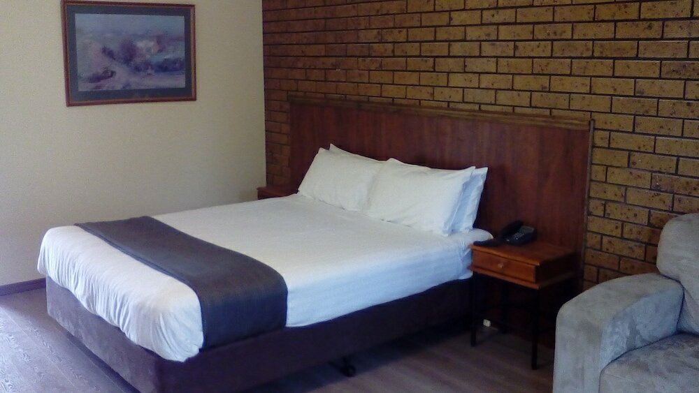 1 Bedroom Deluxe Double room Cardigan Lodge