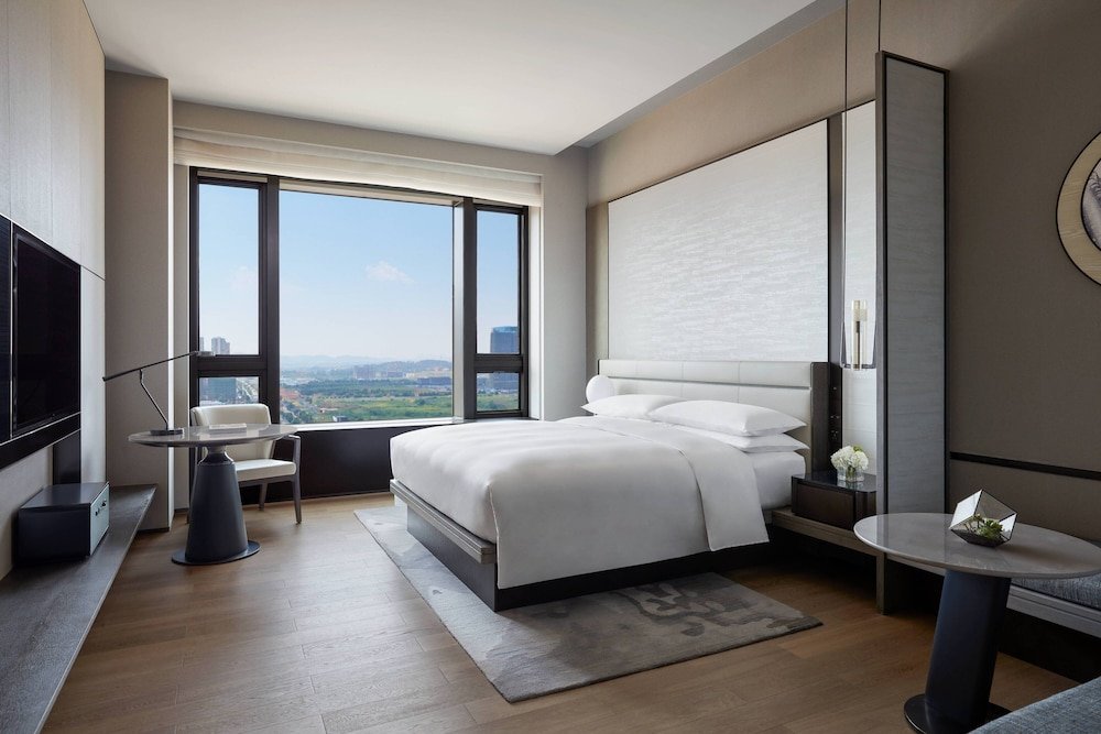 Guest Double room with city view Wuhan Marriott Hotel Optics Valley