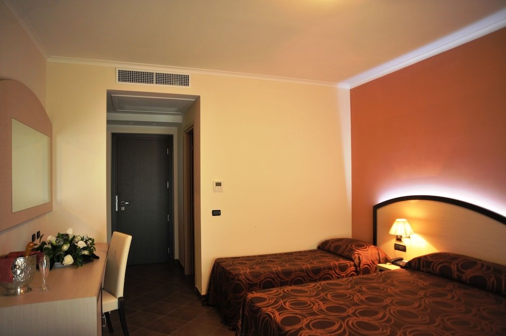 Standard Triple room with balcony Villa Icidia