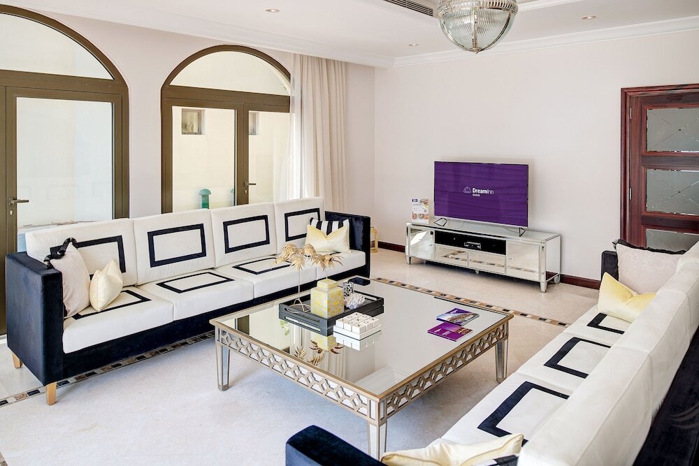 Deluxe Villa Dream Inn Dubai - Palm Villa Frond P