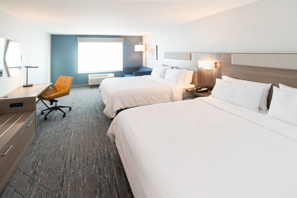 Suite Holiday Inn Express and Suites Moose Jaw, an IHG Hotel