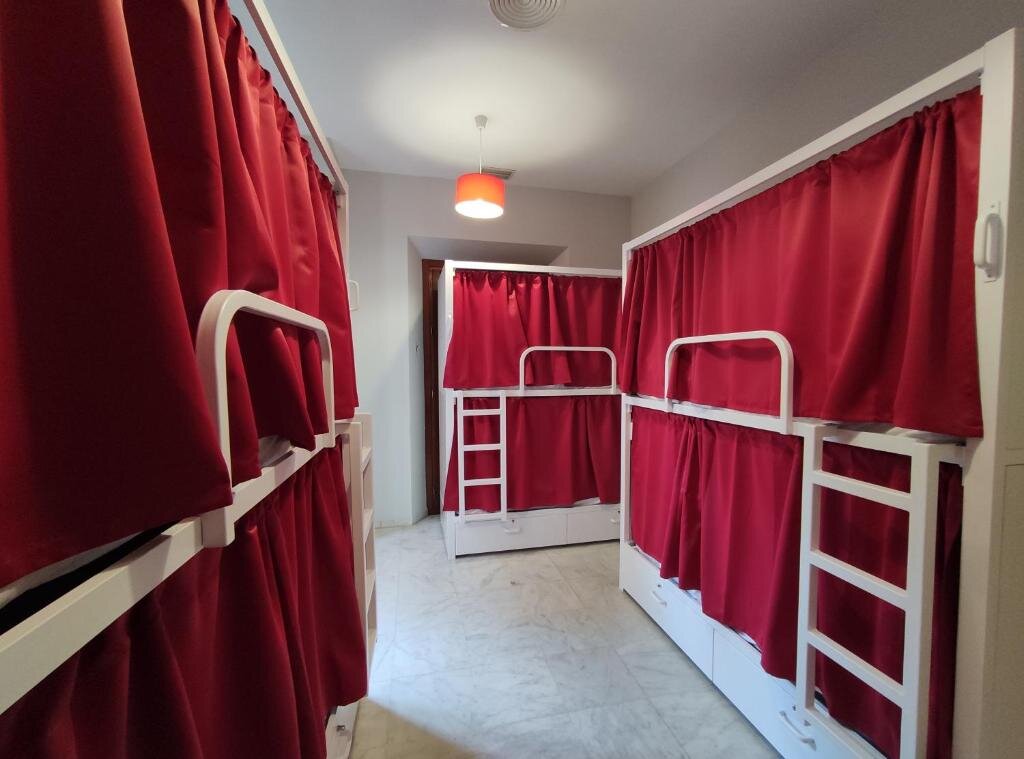 Кровать в общем номере (женский номер) New Samay Hostel