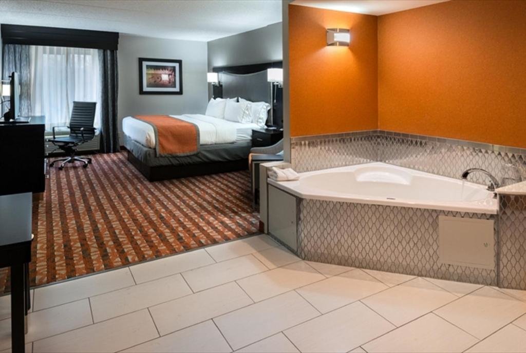Люкс Holiday Inn Express & Suites Nashville Southeast - Antioch, an IHG Hotel