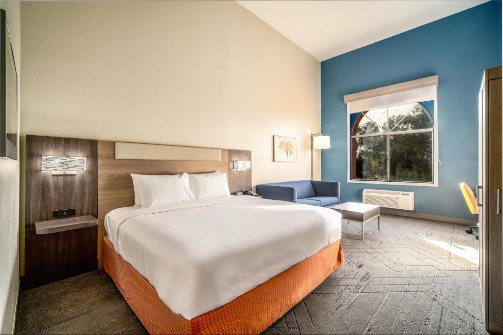 Номер Standard Holiday Inn Express & Suites Phoenix - Mesa West, an IHG Hotel