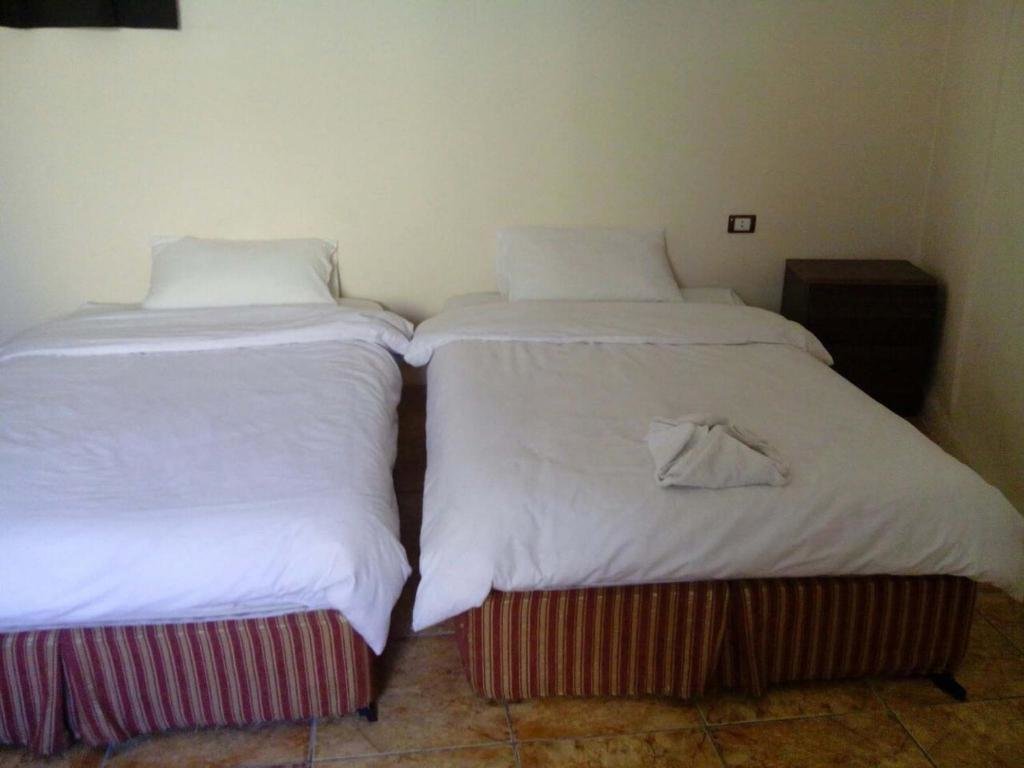Quadruple room Al-Houriat Hotel