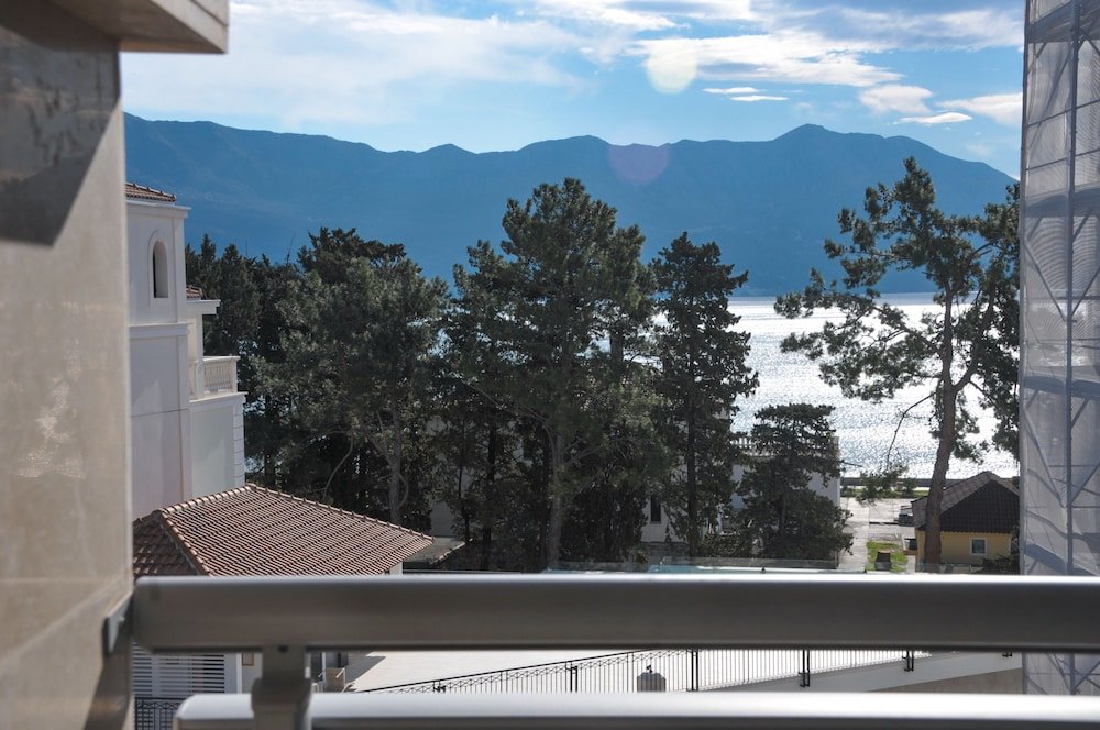 Трёхместный номер Comfort с балконом и с видом на море Oaza
