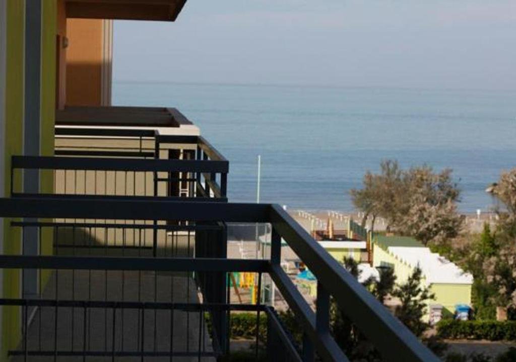 Двухместный номер Deluxe с частичным видом на море Hotel ITALY