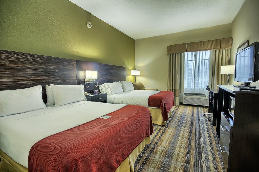 Двухместный номер Standard Holiday Inn Express Hotel & Suites Grove City, an IHG Hotel