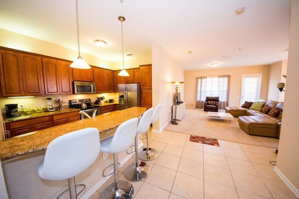 Apartment Vista Cay Next To Orange County Convention Center! 4 Bedroom Apts by Redawning