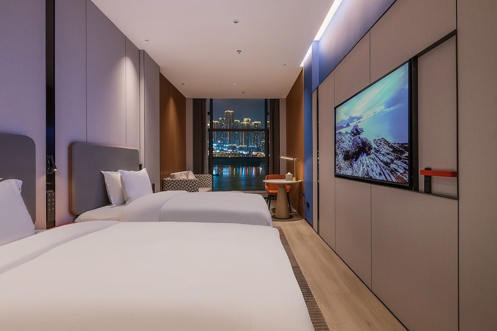 Standard Double room with river view Holiday Inn Express Chongqing Nanbin Road, an IHG Hotel