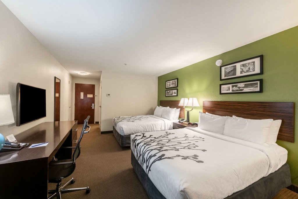Четырёхместный номер Standard Sleep Inn & Suites Ruston Near University