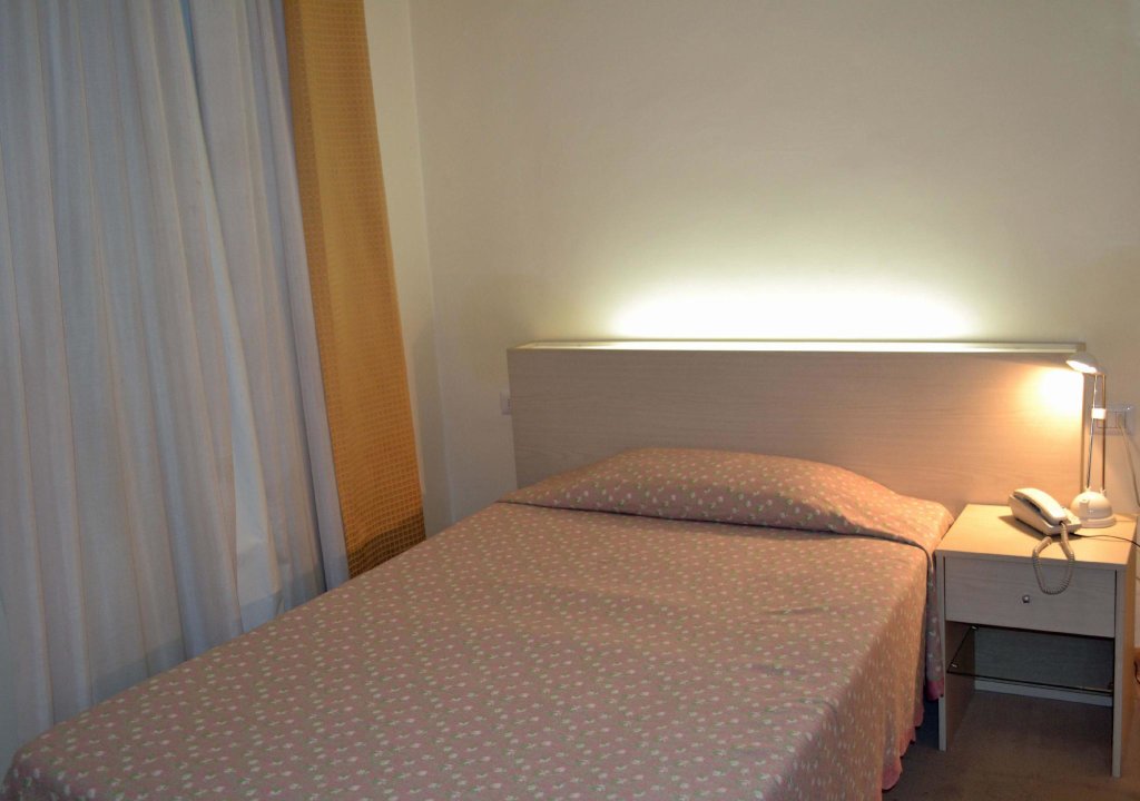 Standard Triple room Hotel Spagna