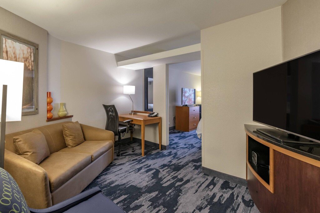 Двухместный люкс c 1 комнатой Fairfield Inn & Suites by Marriott Texarkana