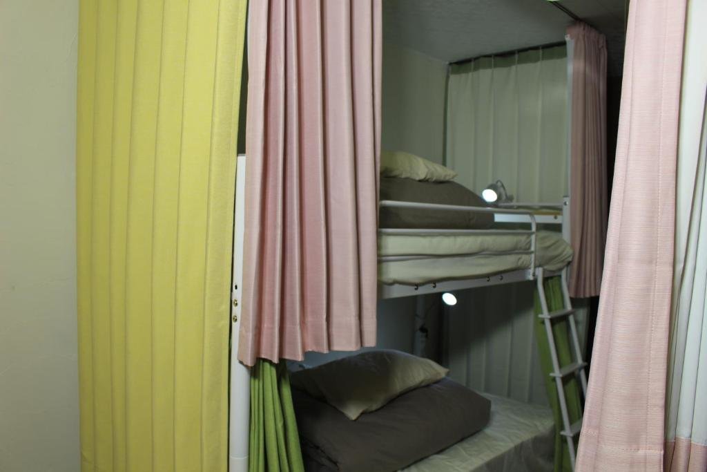 Кровать в общем номере (женский номер) Guesthouse Banvina