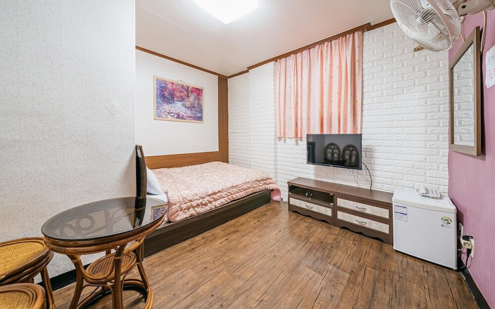 Standard Zimmer Jeju Yeongsung Motel