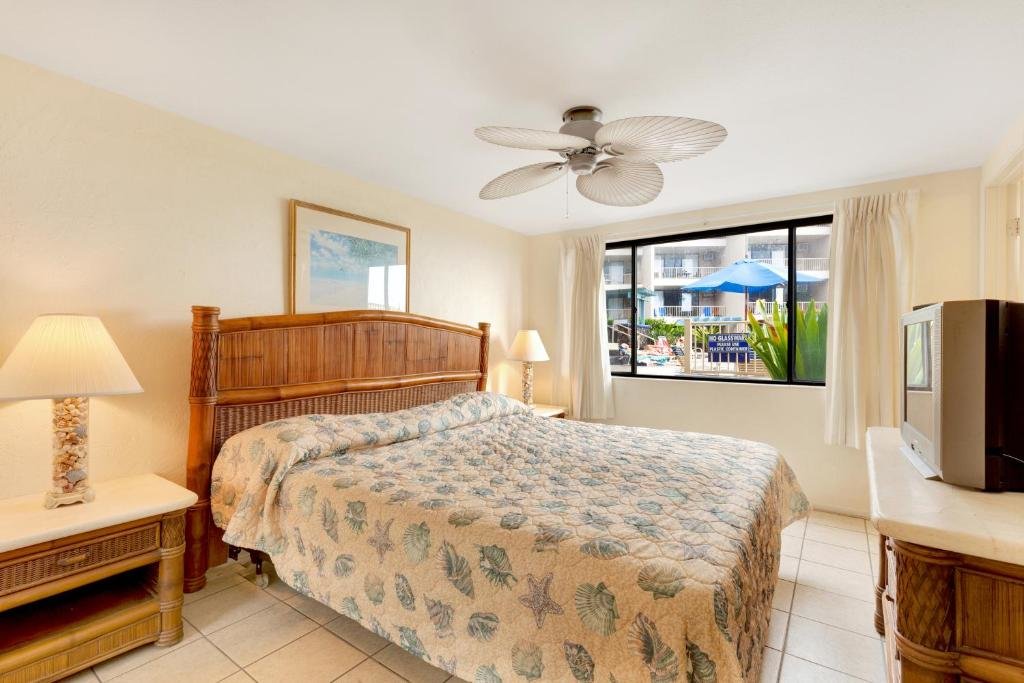 1 Bedroom Suite oceanfront Castle Kona Reef