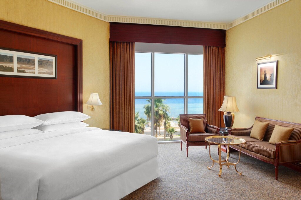 Клубный люкс c 1 комнатой с видом на море Sheraton Jeddah Hotel