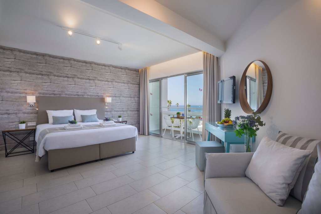 Habitación Superior con vista al mar Leonardo Plaza Cypria Maris Beach Hotel & Spa