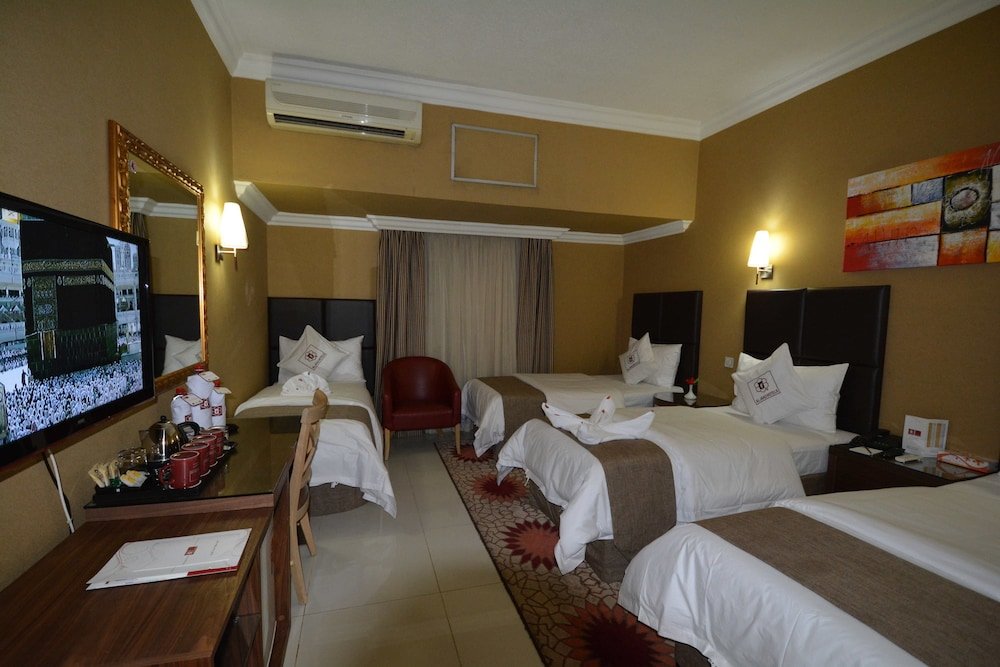 Четырёхместный номер Classic Al Jaad Mahbas Hotel