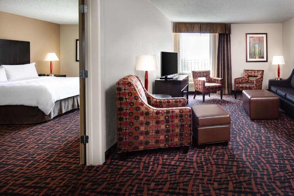 Люкс c 1 комнатой Holiday Inn Wichita East I-35, an IHG Hotel