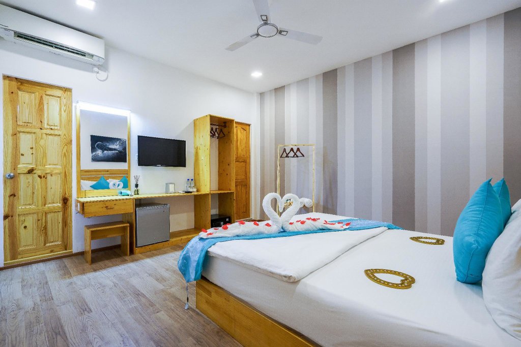 Standard Doppel Zimmer mit Meerblick Solunar Maldives