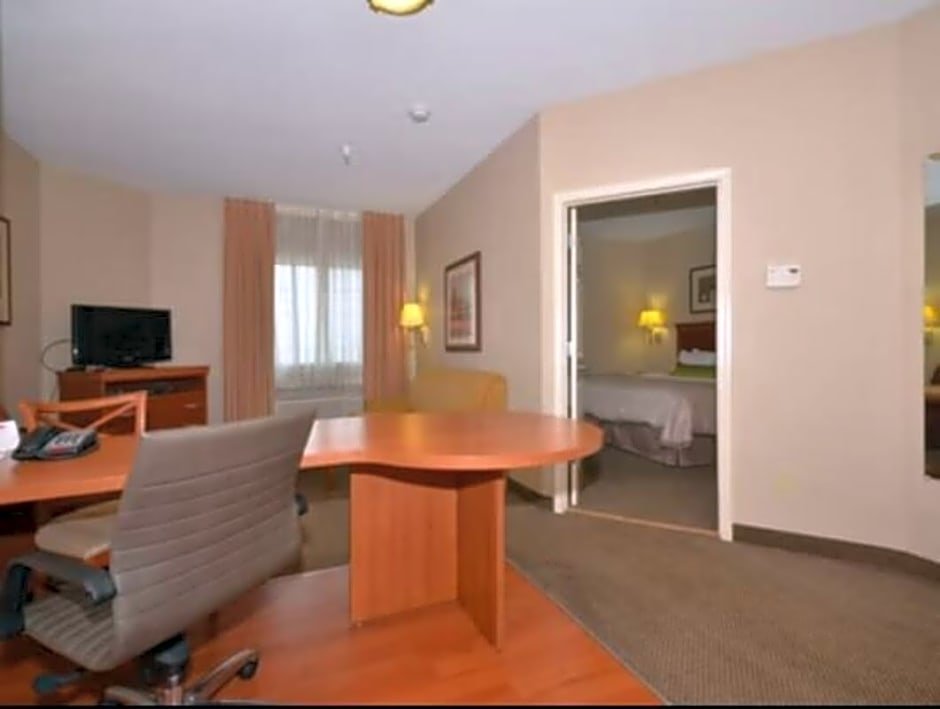 Suite 1 camera da letto Candlewood Suites Clarksville, an IHG Hotel