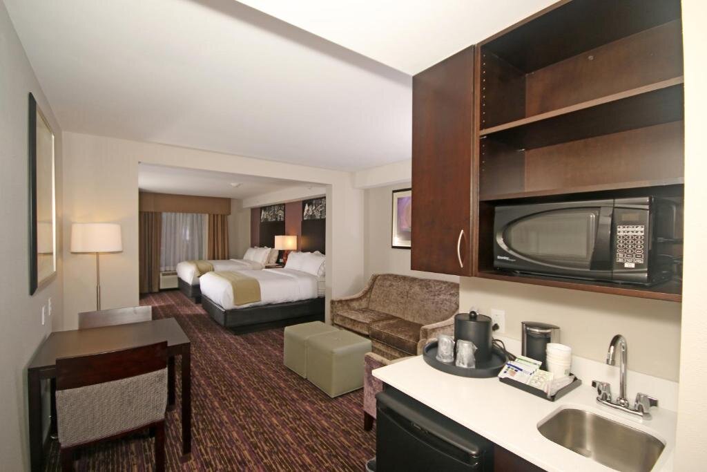 Suite Standard Holiday Inn Express & Suites Charlotte North, an IHG Hotel