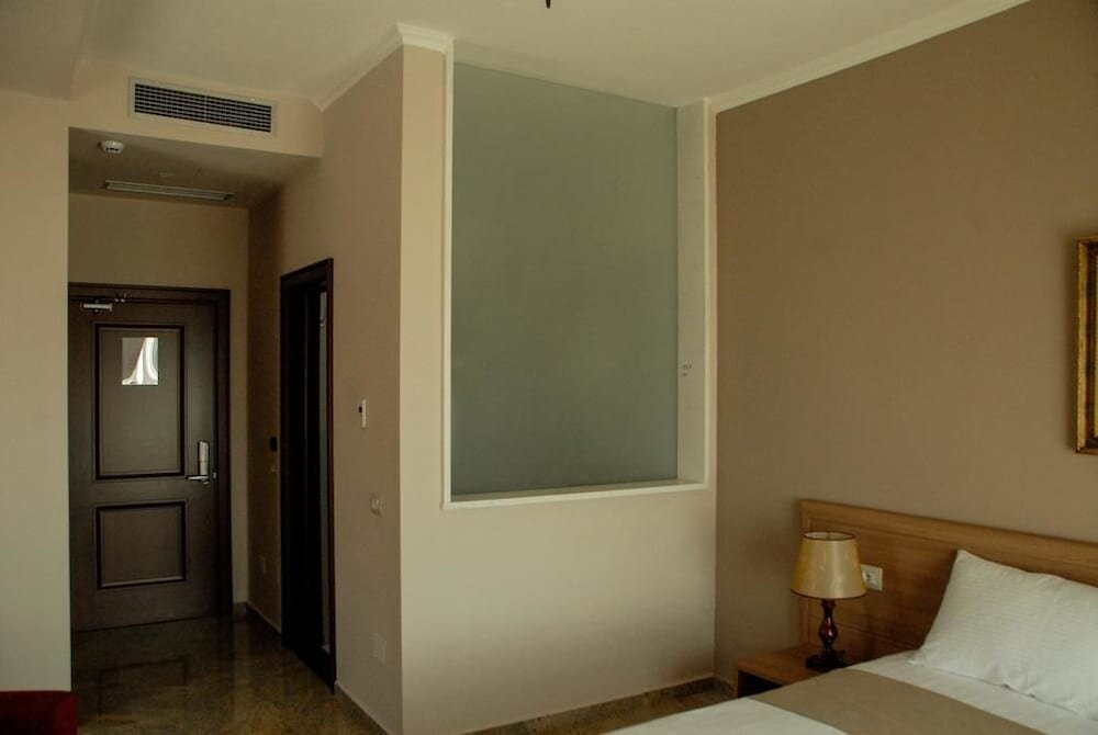 Двухместный номер Comfort Fishta Hotel & Apartments