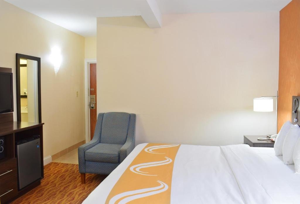 Standard Doppel Zimmer Quality Inn & Suites Middletown - Newport