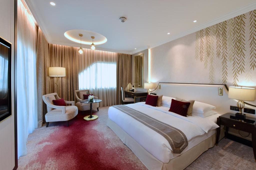 Двухместный номер Deluxe Mövenpick Hotel Bahrain