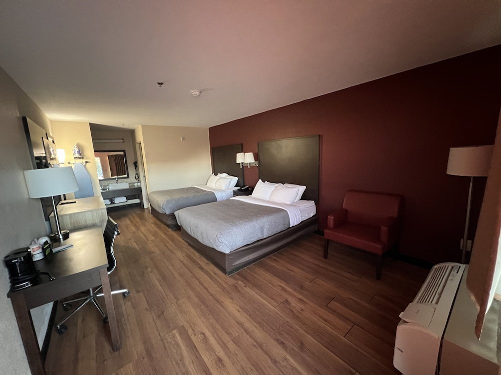 Standard quadruple chambre Quality Inn & Suites I-10 near Fiesta Texas