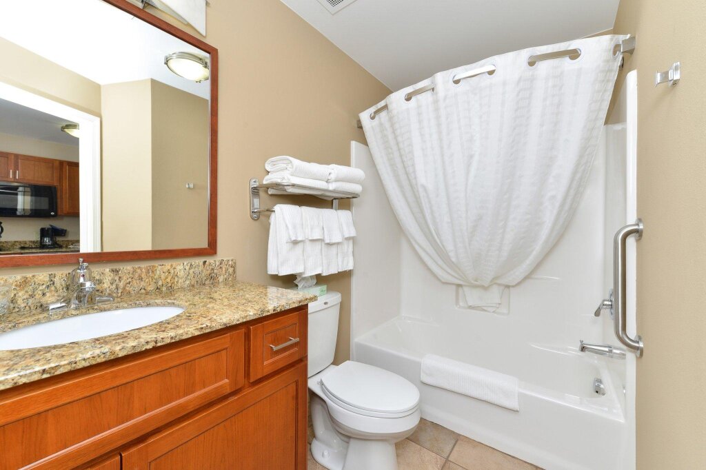 Suite Candlewood Suites Chambersburg, an IHG Hotel