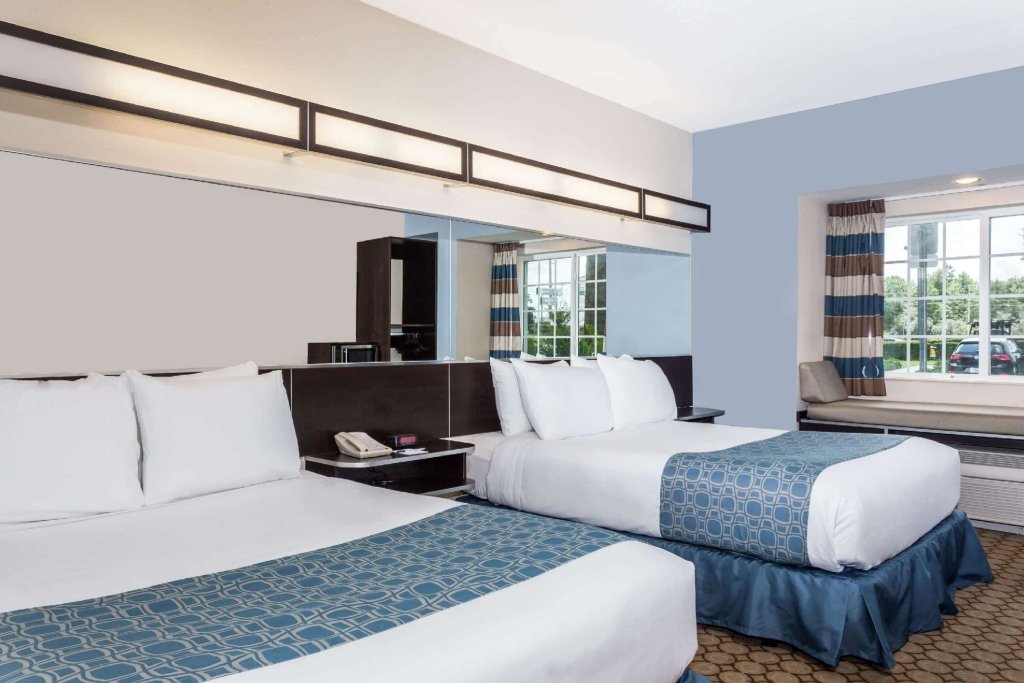 Standard Vierer Zimmer Microtel Inn & Suites by Wyndham Spring Hill/Weeki Wachee