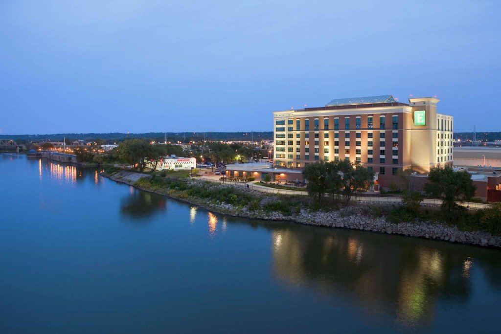 Номер Presidential Embassy Suites by Hilton E Peoria Riverfront Conf Center