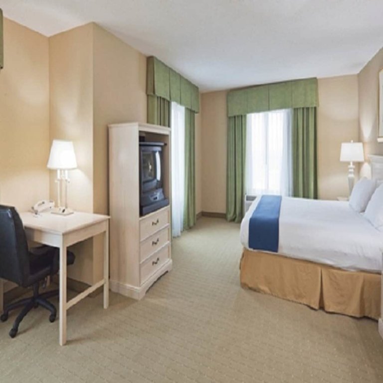 Standard room Holiday Inn Express Hotel & Suites Memphis Southwind, an IHG Hotel