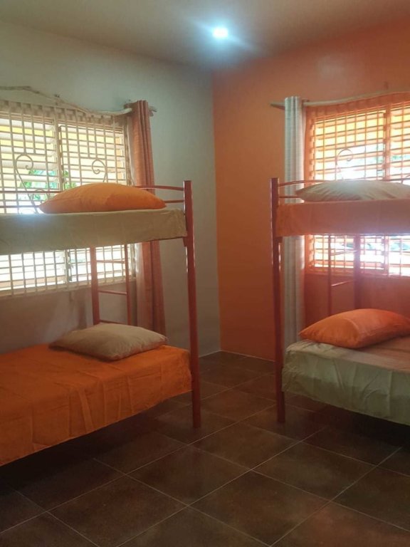 Cama en dormitorio compartido Halo & Isaiah's Guesthouse & Hostel
