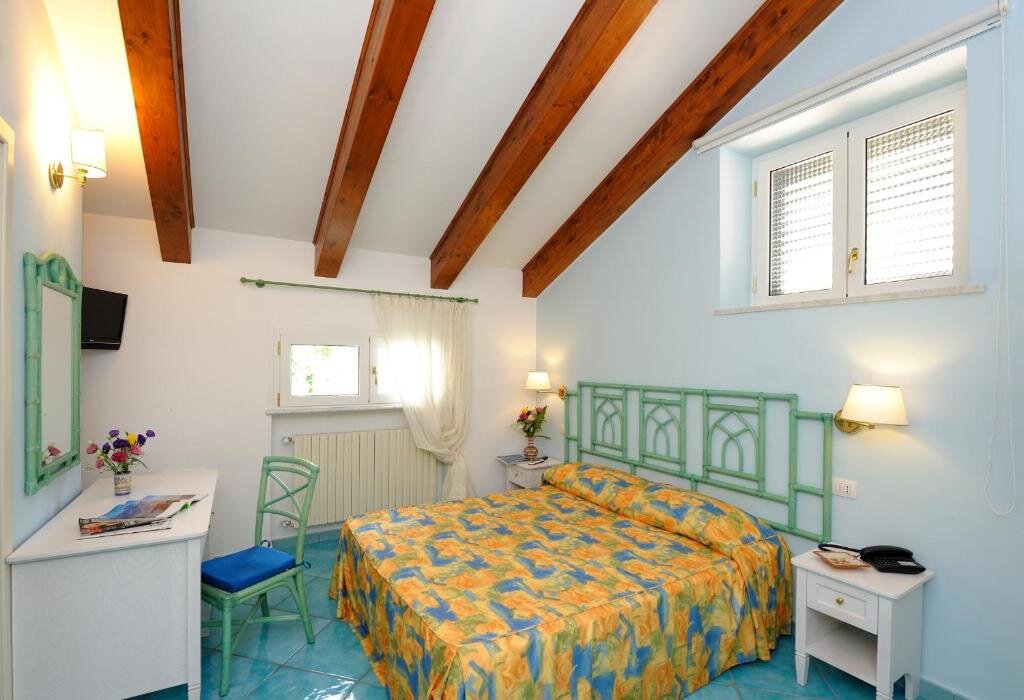 Standard Double room with garden view Villa Maria Luigia