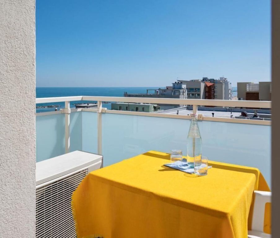 Habitación doble Confort con balcón Amadei Hotel Figaro & Apartments