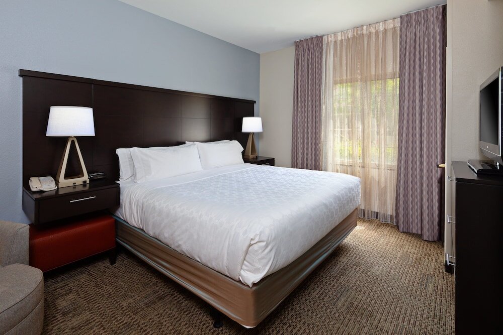 Люкс c 1 комнатой Staybridge Suites Fairfield Napa Valley Area, an IHG Hotel