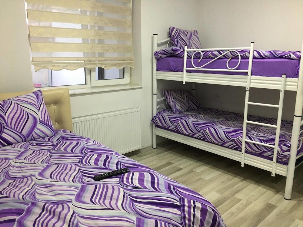 Apartamento familiar 2 dormitorios con balcón Emir Apart Günlük Kiralik Daire