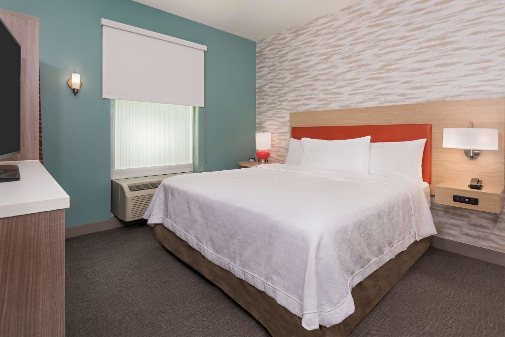 Двухместный люкс для гостей с ограниченными возможностями Home2 Suites By Hilton Orlando Near UCF